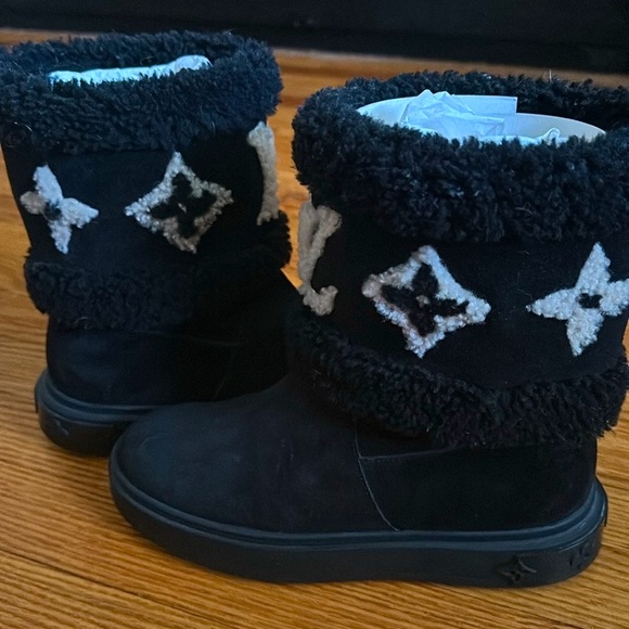 Louis Vuitton Black Snowdrop Flat Ankle Boots - Picture 9 of 14